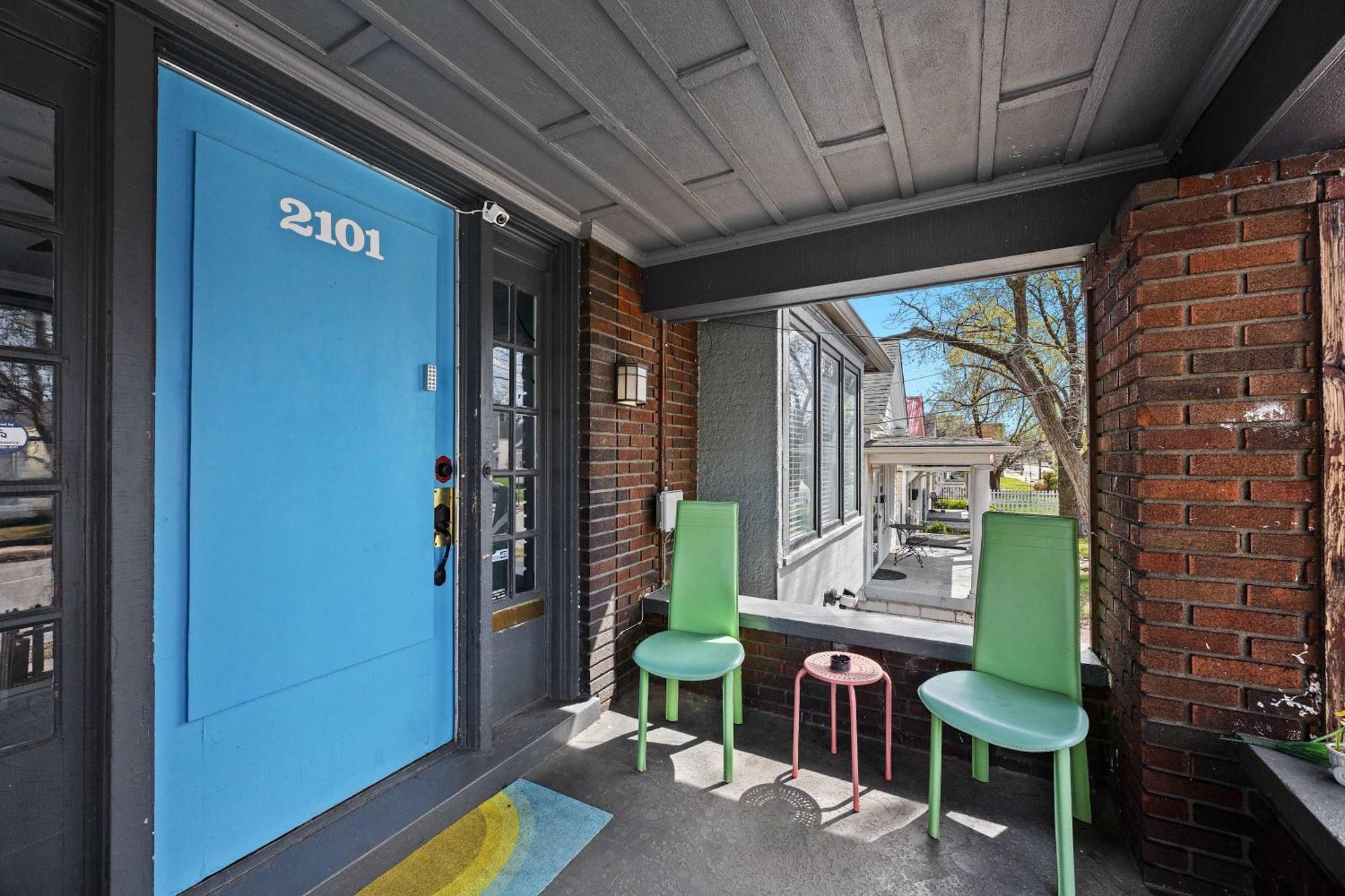 Cozy & Creative Unit In Lou's Arts District * Louisville