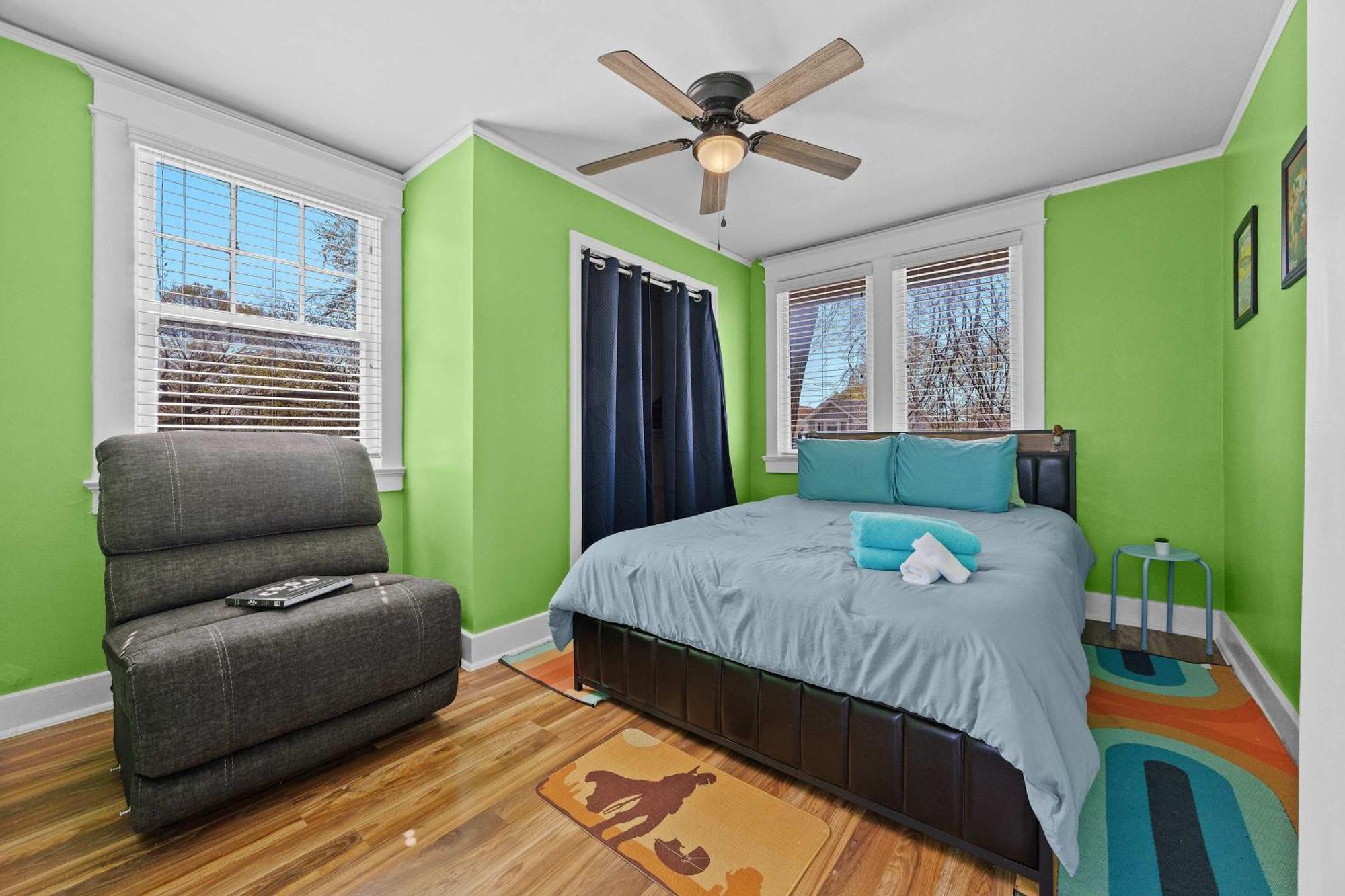 Cozy & Creative Unit In Lou's Arts District *
