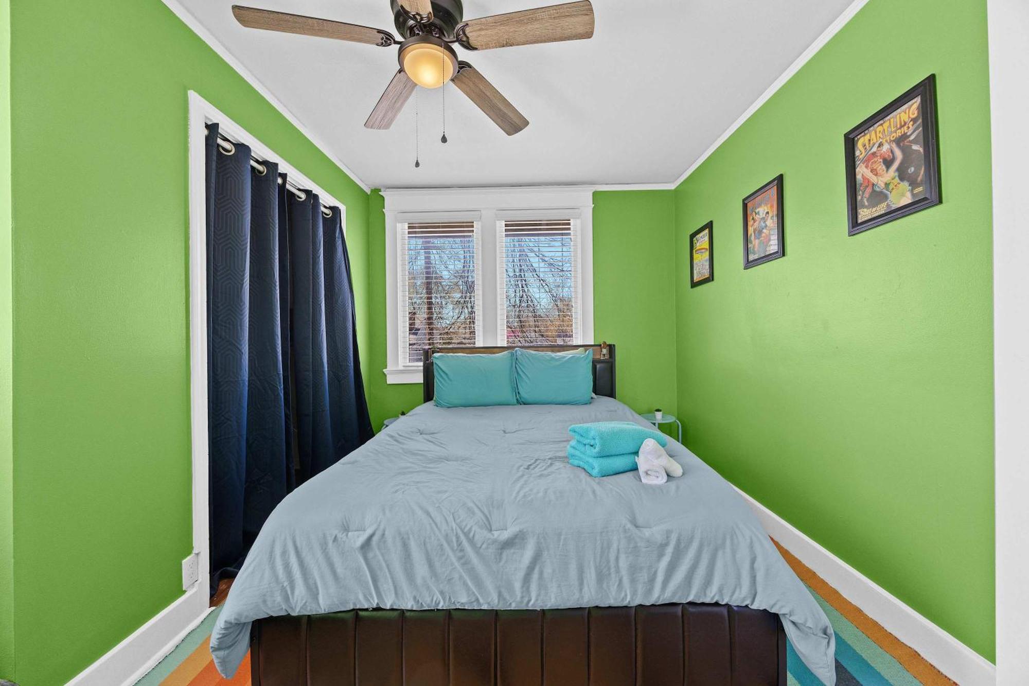 Cozy & Creative Unit In Lou's Arts District